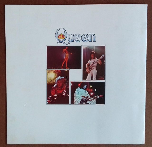 Preview of the first image of Queen 1977 ‘A Day at the Races’ UK Tour Concert Programme..
