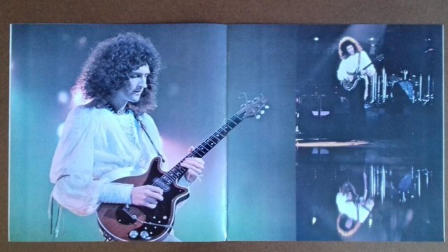 Image 3 of Queen 1977 ‘A Day at the Races’ UK Tour Concert Programme.