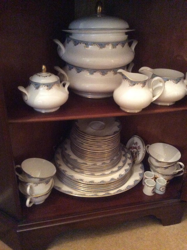 Preview of the first image of Royal Doulton Dinner/Teaset 1960’s.