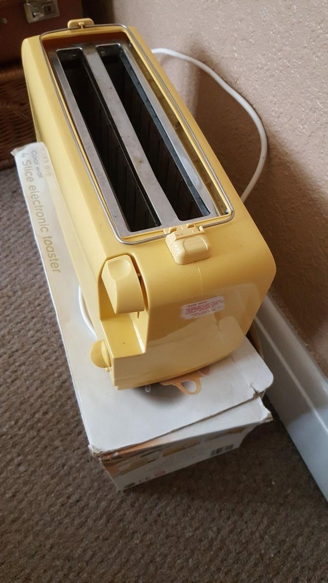 Image 2 of Yellow toaster