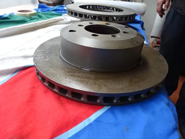 Preview of the first image of Rear brake discs De Tomaso Pantera.