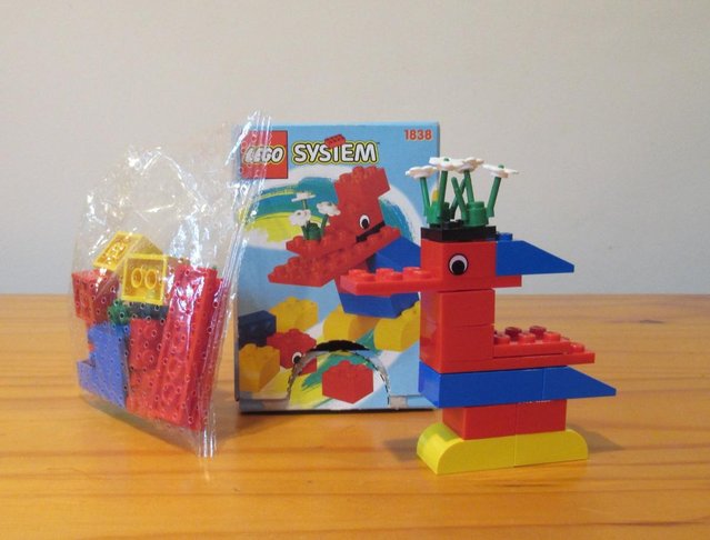 Preview of the first image of Lego System 1838 Free Style - Bird.