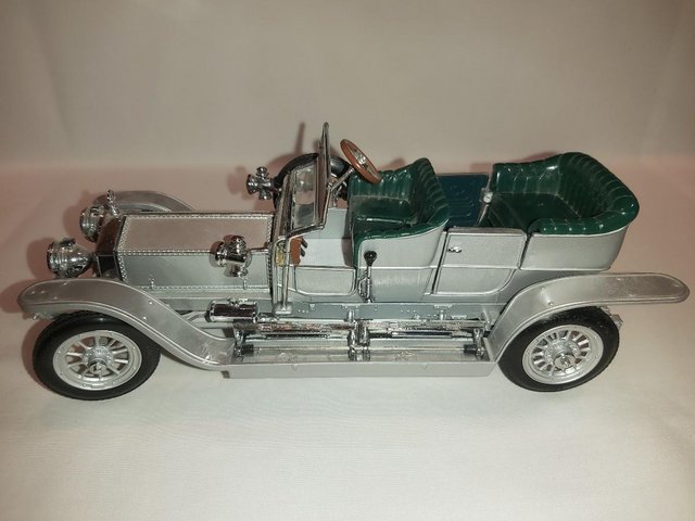Image 2 of FRANKLIN MINT ROLLS ROYCE MODEL CAR