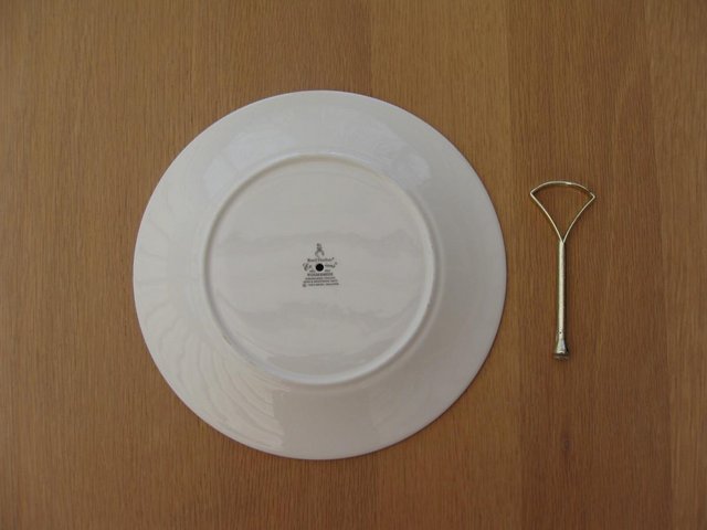 Image 3 of Royal Doulton Expressions Windermere Cake Plate with Handle