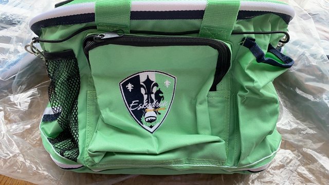 Preview of the first image of BNWT Eskadron Mint grooming bag.