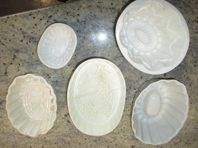Preview of the first image of Antique Moulds collection of 5 all oval.