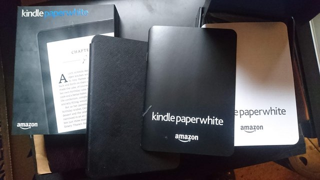 Image 4 of Kindle Paperwhite 3