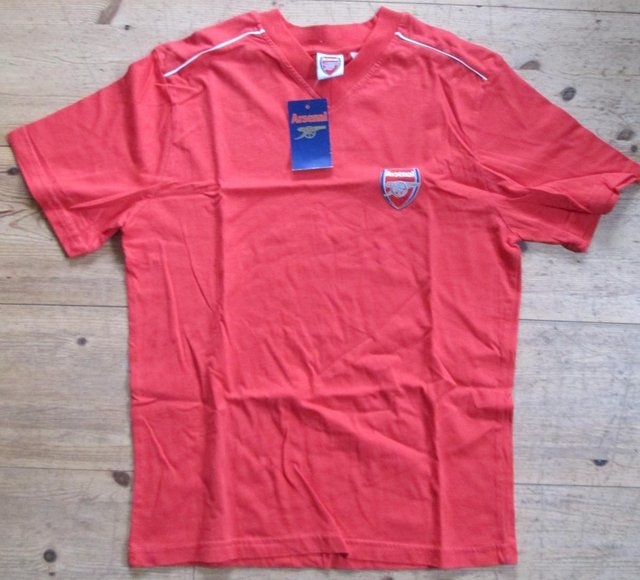 Preview of the first image of Vintage Arsenal T-Shirt BNWT (Incl P&P).