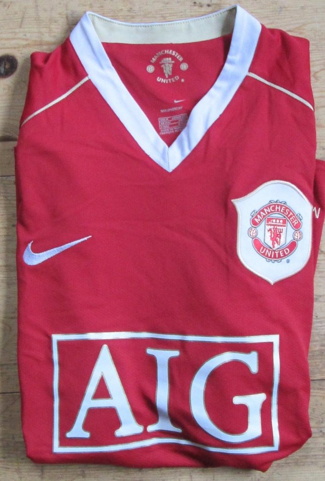Image 2 of Man Utd 2006 Season Home Shirt Size M (incl P&P)