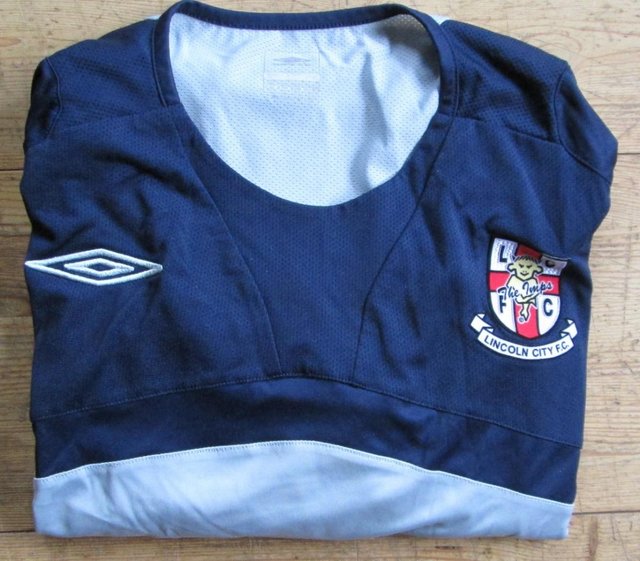 Preview of the first image of Lincoln City FC Umbro Training Top 2008 (Incl P&P).