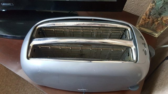 Image 3 of Breville toaster.