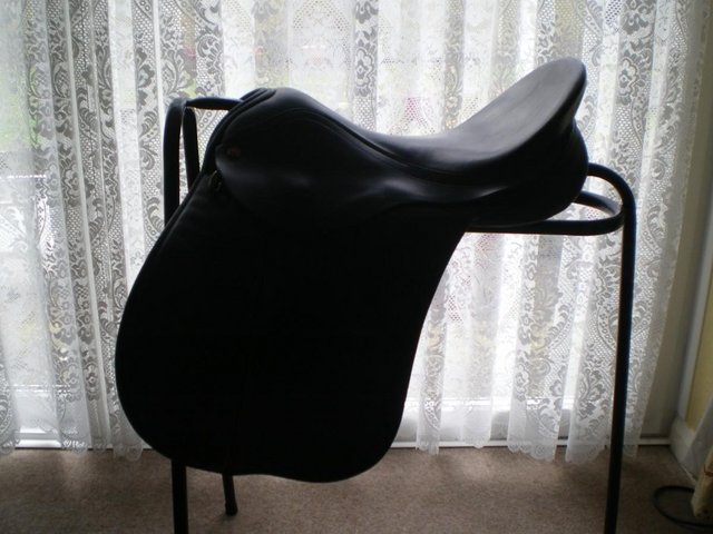 Image 3 of Albion Legend K2 Black Leather saddle 17 1/2"