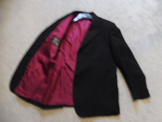 Preview of the first image of Mans Single breasted Blazer.