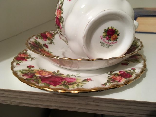 Image 4 of Royal Albert Old Country Roses Tea Set