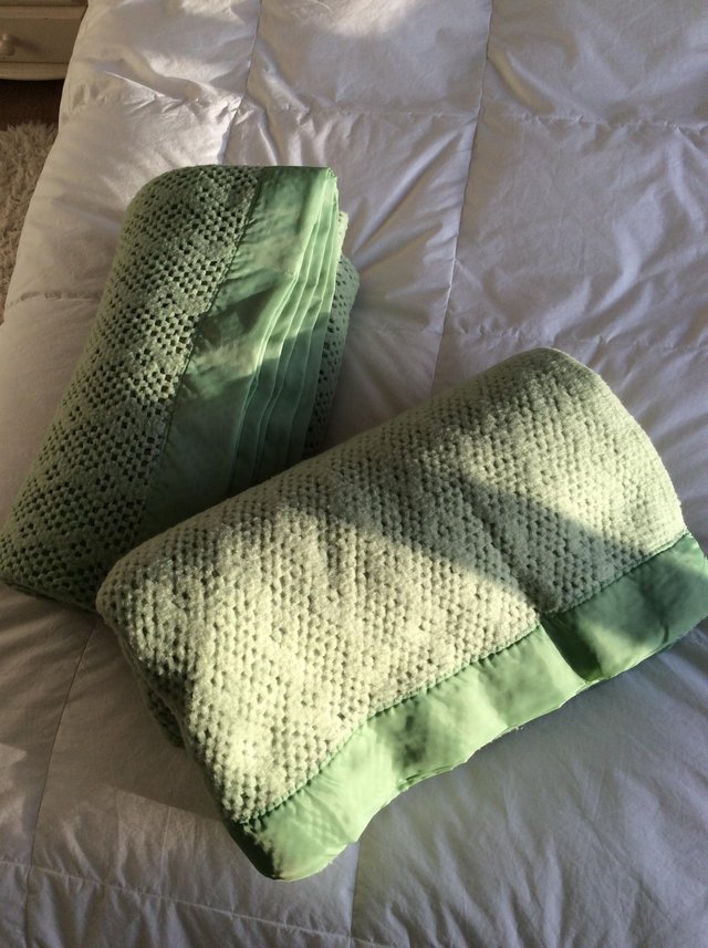 Image 2 of Blankets by Early’s of Witney Courtelle cellular blankets x2