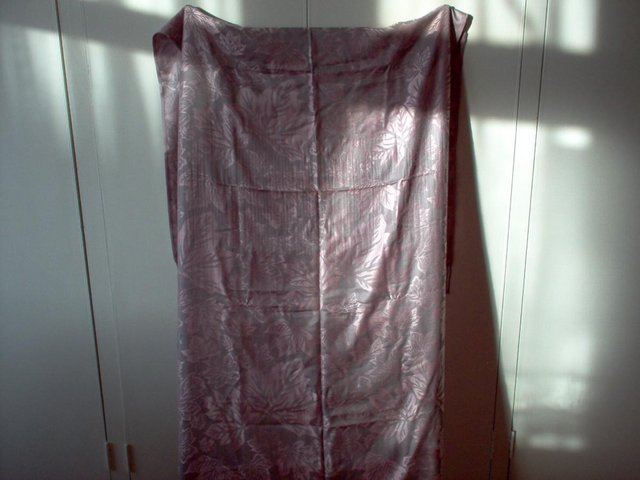 Image 2 of New Table Runner/Cloth/Pale lavender.