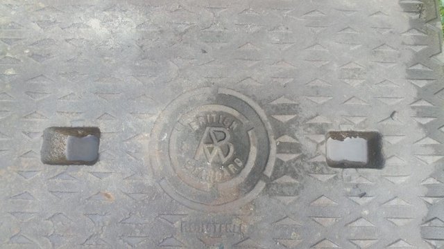 Image 2 of Manhole cover and frame  - Cast Iron