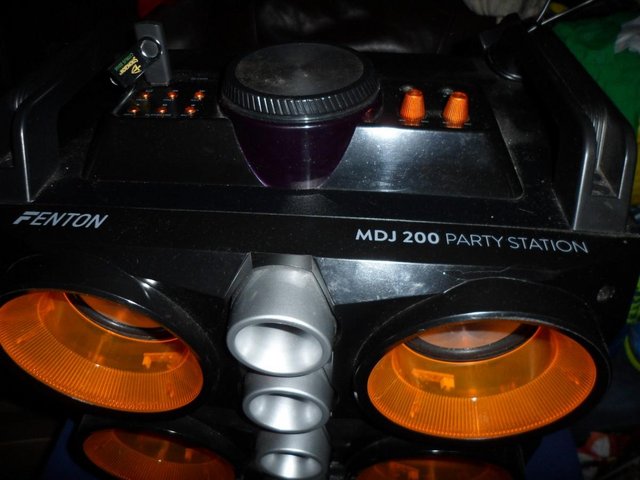 Image 3 of FENTON PARTY STATION WITH MICROPHONE   MDJ200