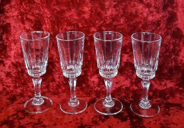 Preview of the first image of 4 Crystal Glass Flute Glasses.