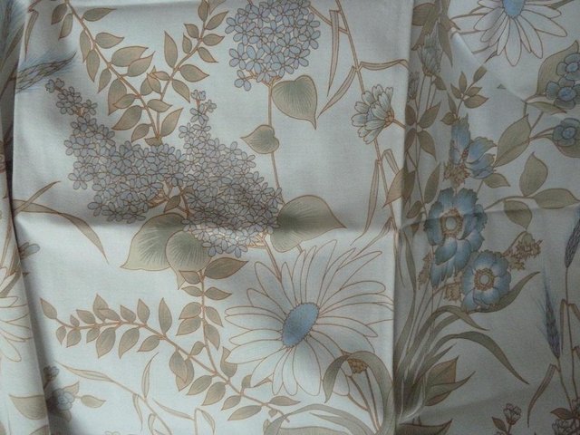 Preview of the first image of 2 x pencil pleat curtains plus linings 43 x 27.5 inches.