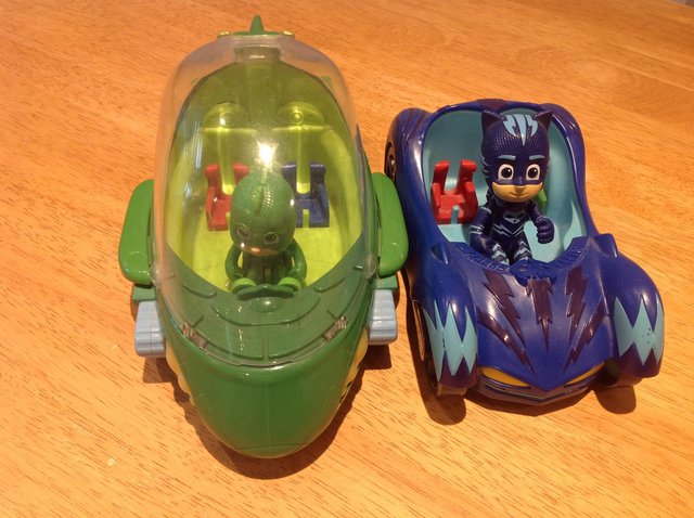 Preview of the first image of PJ Masks Deluxe Gekko Mobile Vehicle & Cat Car with figures.