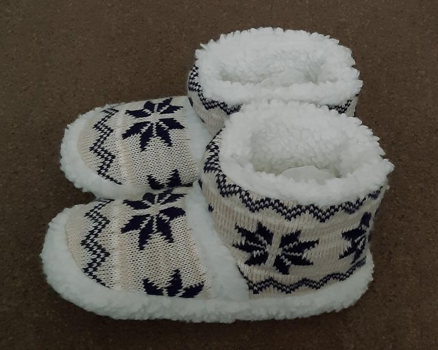 Preview of the first image of Ladies Nordic Design Slipper Boots - Size 5-6.