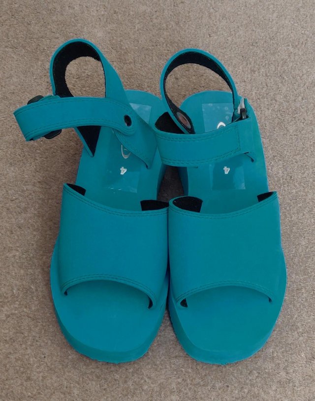 Image 2 of Lovely Ladies Turquoise Chunky Sandals - Size 4