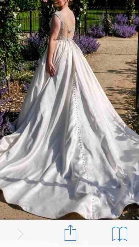 Image 3 of designer Wedding dress Allure mj350