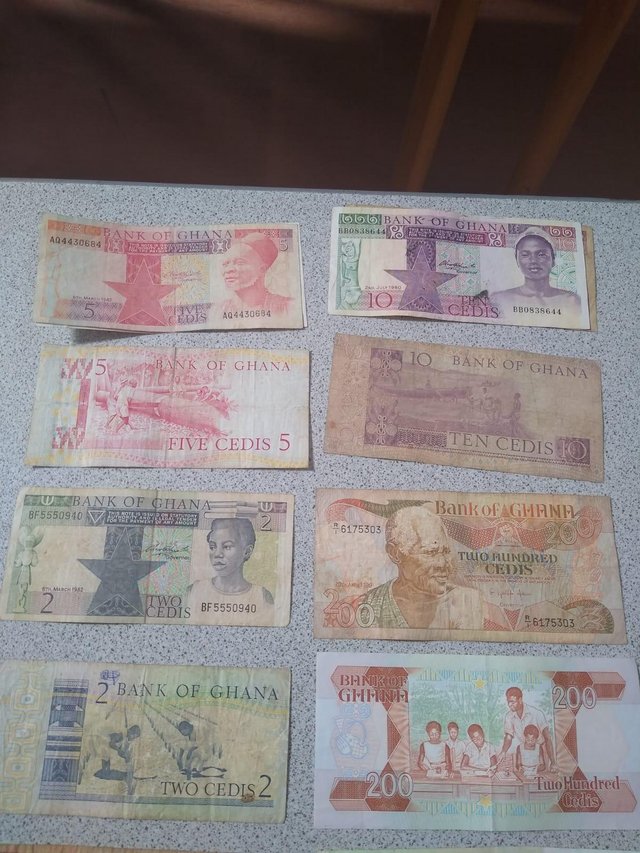 Image 2 of Bank notes from around the world