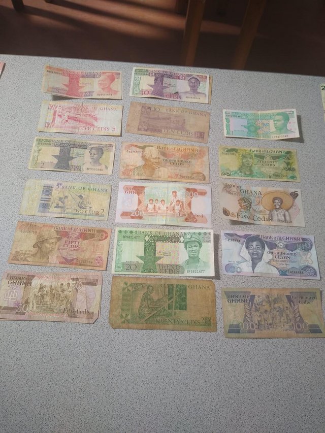 Image 3 of Bank notes from around the world