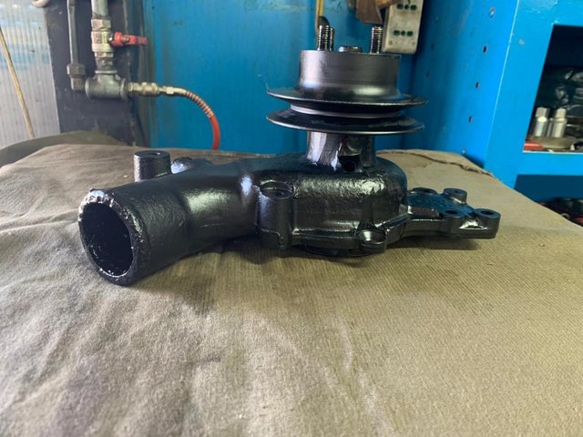 Preview of the first image of Water pump for Jaguar Xj6 series 1.