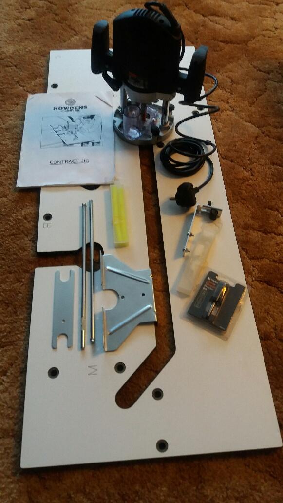 Preview of the first image of HOWDENS KITCHEN TOP JOINING JIG KIT WITH ROUTER MACHINE.