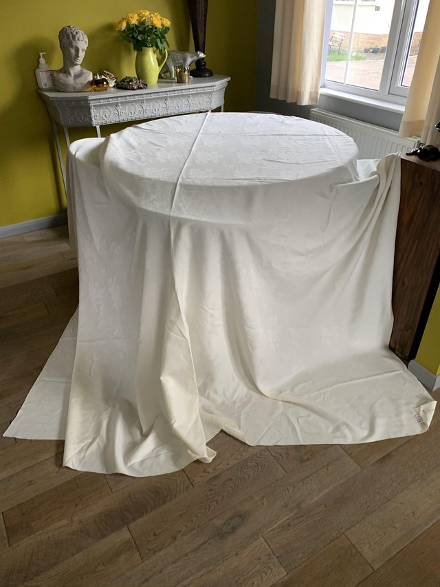 Image 3 of Rectangular Ivory tablecloth