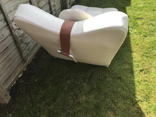 Image 5 of Italian Styled Chaise Longue in White leather circa 1960’s