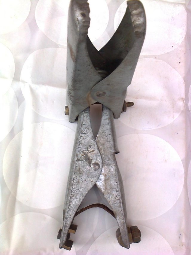 Image 3 of Crocodile/Earthing Industrial Clamps, 8 1/2 inches long, £10