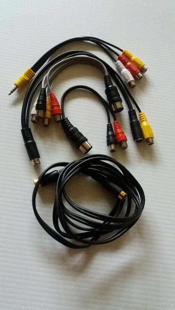 Preview of the first image of ASSORTMENT OF 5 AUDIO LEADS.