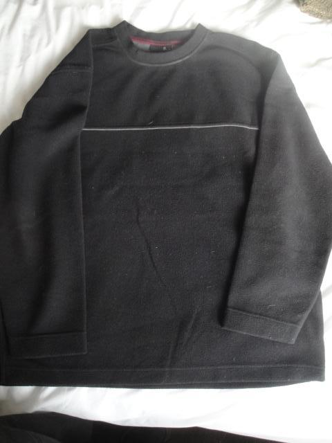 Image 2 of Used Black Round Neck Fleece. Size "M" C402