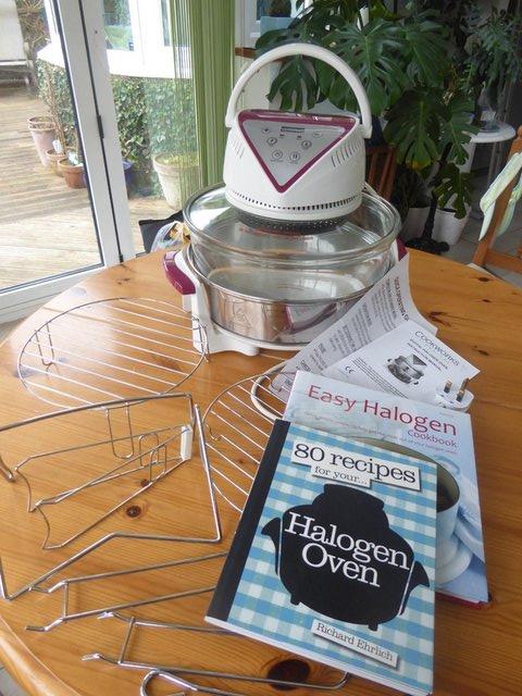 Image 3 of Cookworks Halogen oven as new with two HO cookbooks