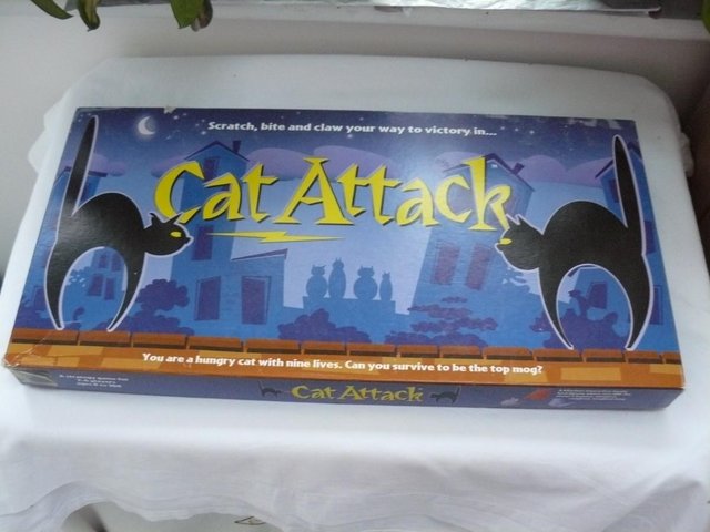 Preview of the first image of 2001 Cat Attack strategy family board game. 2-6 players.