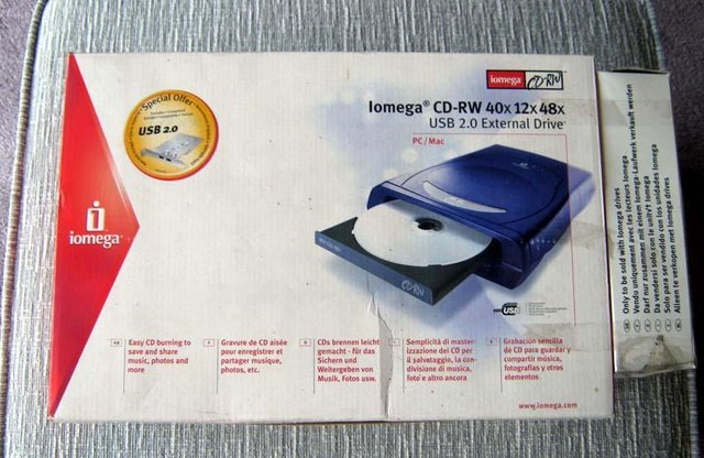 Preview of the first image of Iomega cd-rw 40x12x48 usb 2.0 External Drive.