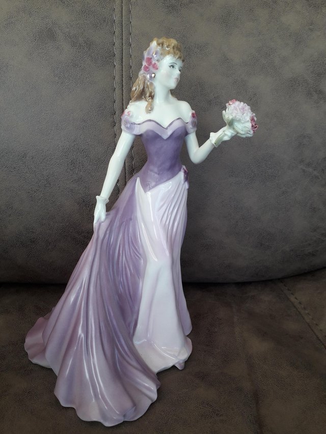 Preview of the first image of Royal Worcester Figurine Jessica Summer Romance 2006.