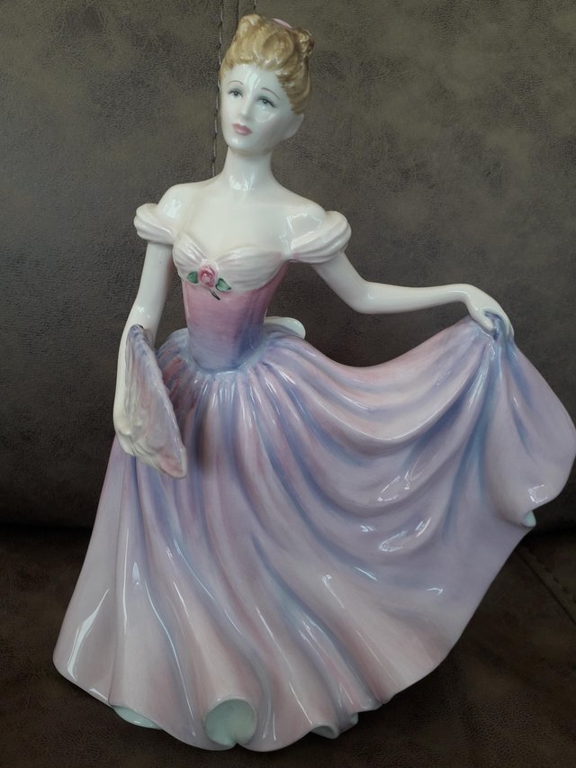 Preview of the first image of Royal Doulton Figure of the Year 2000 Rachel.