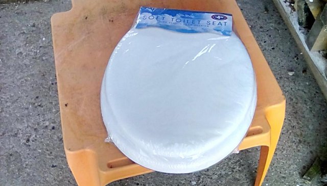 Image 2 of Brand New Soft Toilet Seat (white)