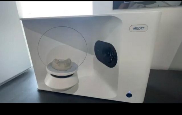 Image 2 of Medit T710 Tabletop 3D Dental Scanner