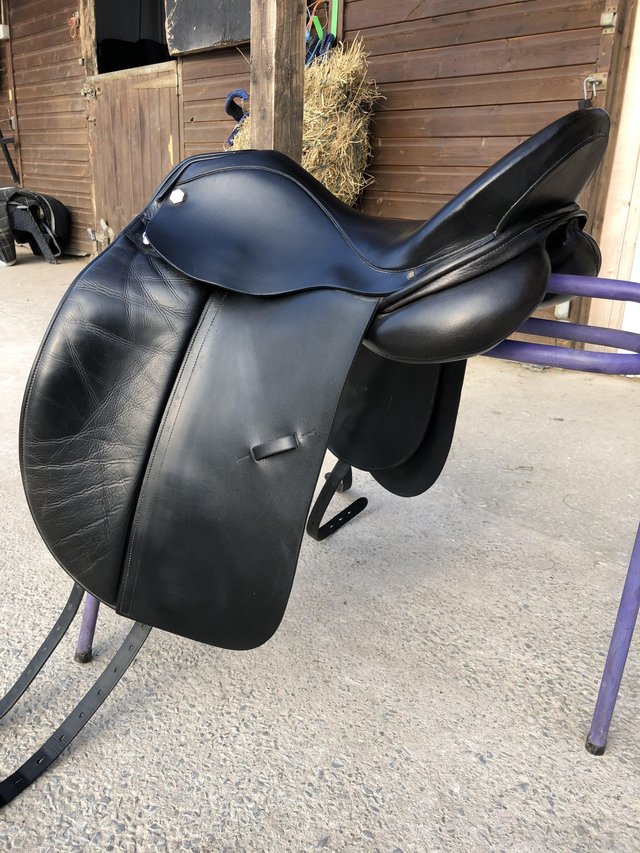 Image 2 of Albion SLK Platinum Dressage saddle
