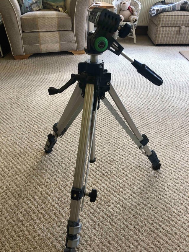Preview of the first image of Slick Camera Tripod..