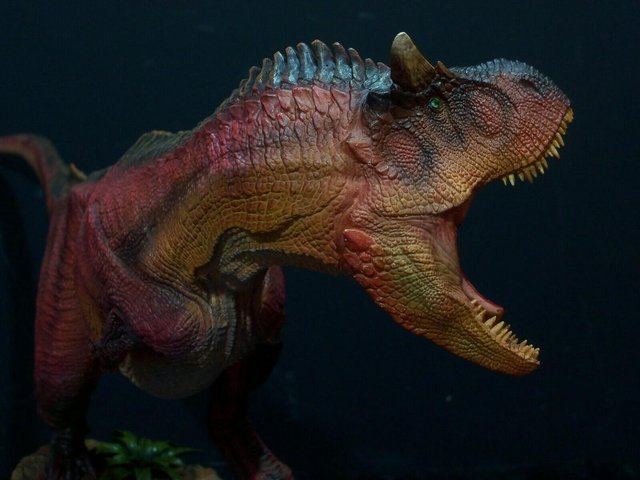 Image 2 of Damtoys Dinosaur Carnotaurus Red Exclusive Statue