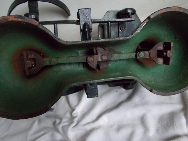 Image 5 of Old deep brass bowl scales and weights, weighs to 14Lb VGC