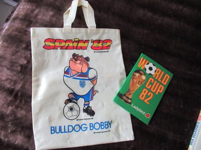Image 2 of World Cup 1982 Memorabilia: Bulldog Bobby Childs bag & Ladyb
