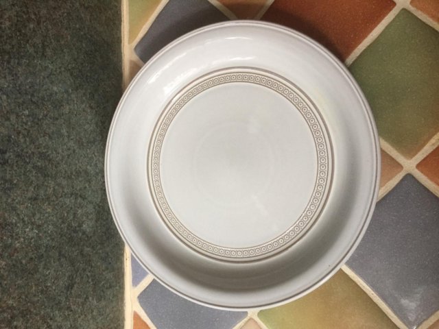 Preview of the first image of Dinner plates.